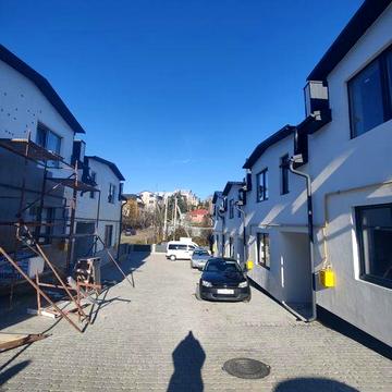 Продаж танхаусу в Петриках