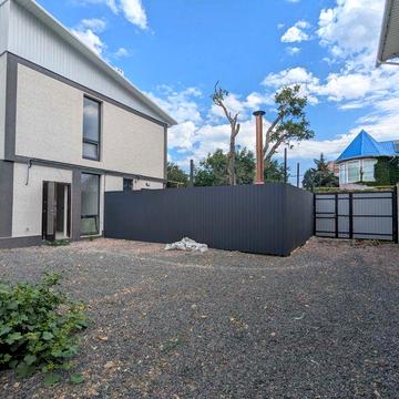 Новый дом. Ремонт почти завершен. Малиновский р-н/Дом Мебели