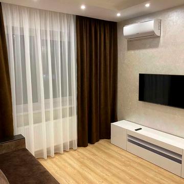 Героїв Небесної Сотні просп., 40/1