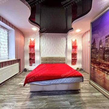 Центральна, 1