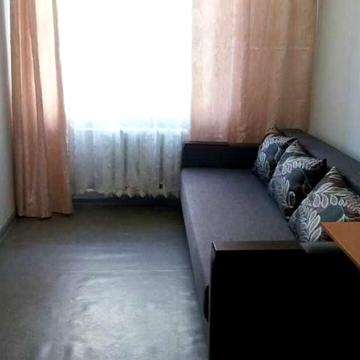 Реальная Сдам гостинку на Холодной горе. 2 этаж