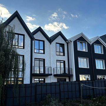 Таунхаус з виходом до озера. Неймовірне місце за кращою ціною!