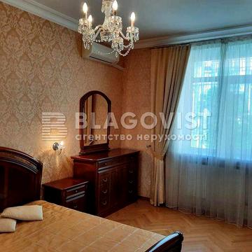 Оренда центр  2-х кім квартири 45кв.м. метро Університет/Золоті Ворота