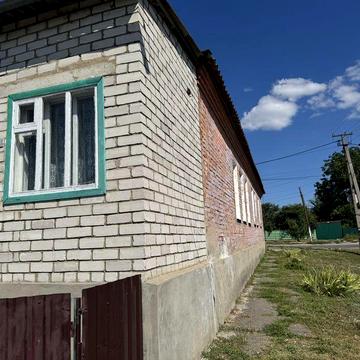 Продам пів будинку в центрі міста Кобеляки