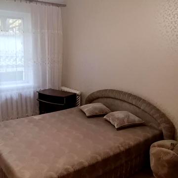 Мостицька вул., 8