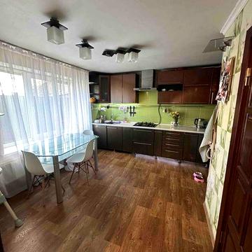 Здам 3 -х к будинок на довг період біля центру, платежі входять в ціну