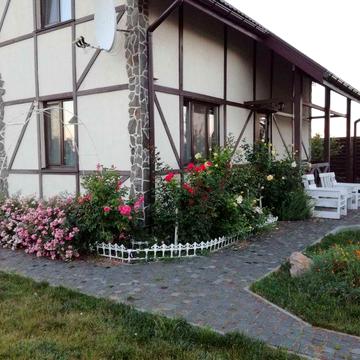 Будинок біля Києва