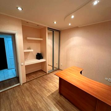 Київська, 12