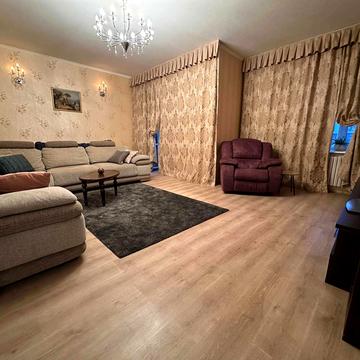 Лесі Українки просп. (Пушкіна), 11-А