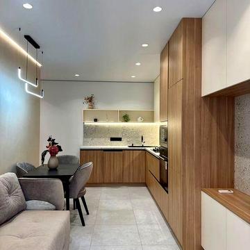 Продаж просторої 1 кімнатної квартири в центрі з ремонтом та меблями.