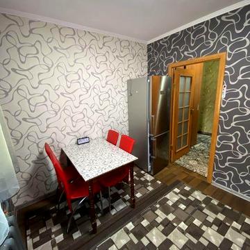 Аренда 3-х ком квартиры Вечерний Бульвар .