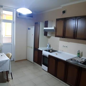 Бориса Гмирі вул., 8-Б