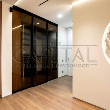 Антоновича вул. (Горького), 44