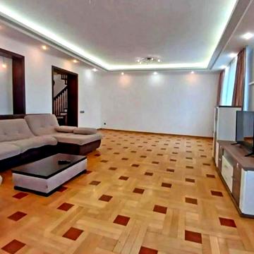 Обсерваторна вул., 7