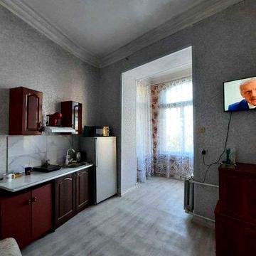 Продам 1-кімнатну квартиру в центрі біля Нового ринку