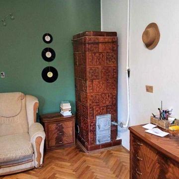 2-к,в.Кобилянської, 8. Центр