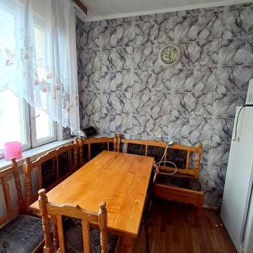 Квітневий пров., 6