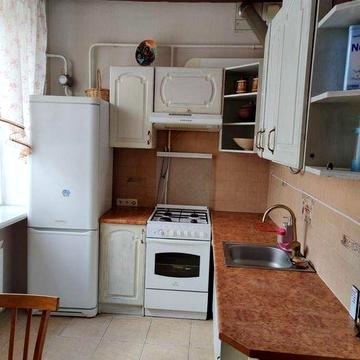 метро Нивки 5 хв.пішки.