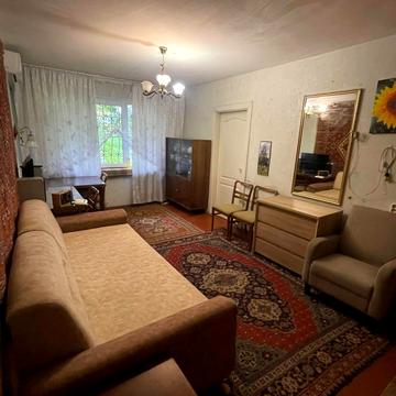 Любомира Гузара просп. (Космонавта Комарова), 12