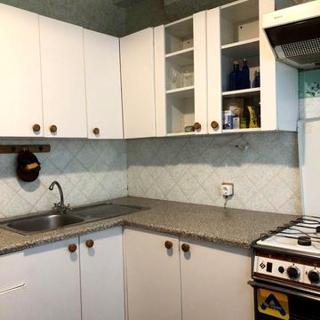 Мілютенка вул., 28