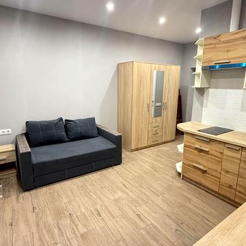 Профспілкова вул., 5а