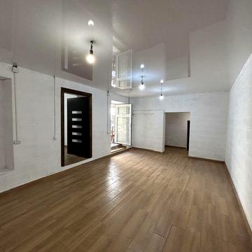 Однокімнатна зі свіжим ремонтом центрі 55 кв.м.