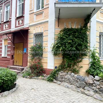 Потебні вул., 2