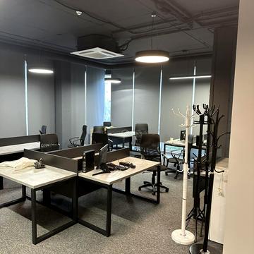 Товарна вул., 1