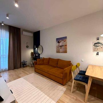 Сімї Кульженків вул. (Петра Дегтяренка), 35