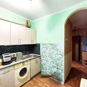 2-кімнатна. Дніпровський р-н. Дарницька пл., вул.Будівельників 5.