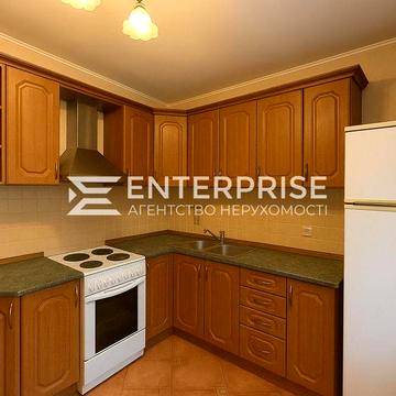 метро Голосіївська, Деміївська Продаж 2к квартири пр. Голосіївський,21