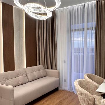 Олександра Хіри вул., 19