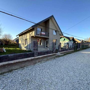 Новий сучасний котедж в м.Коломиї.