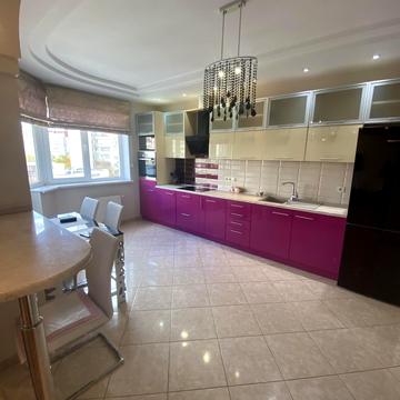 Олександра Мишуги вул., 12