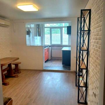 2х комн.кв,кухня столовая 75метров.морской районн