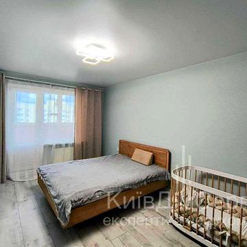 Оренда великої 3к квартири Данченка 5 Крістер Град Віноградар є Гараж