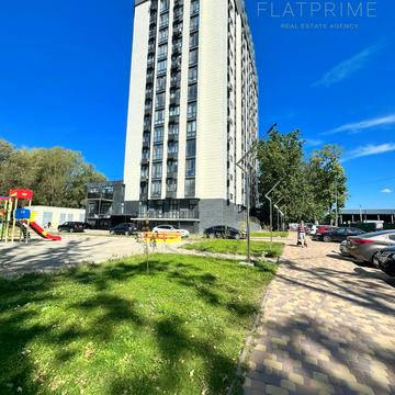 Юності вул., 4