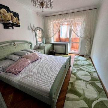 Трикімнатна на Героів Майдану