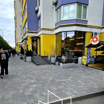 Яблунева вул., 13-Б