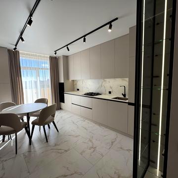 Угорська вул., 14є