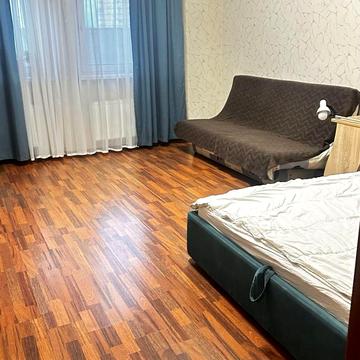 Миколи Міхновського бульв. (Дружби Народів), 14-16