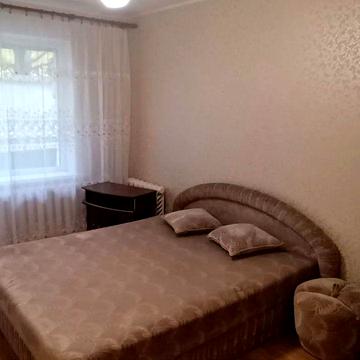 Мостицька вул., 8