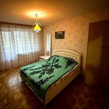 Леся Курбаса просп., 3-Б