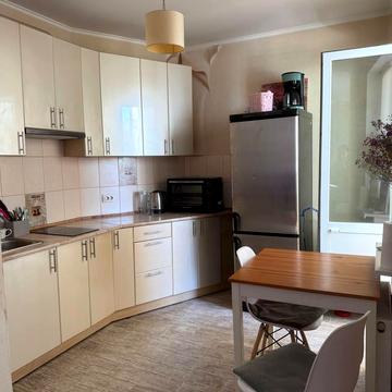 Милославська вул., 2-Б