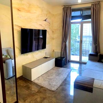 Круглоуніверситетська вул., 13