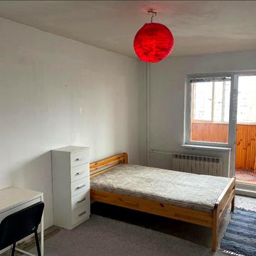 Анни Ахматової вул., 43