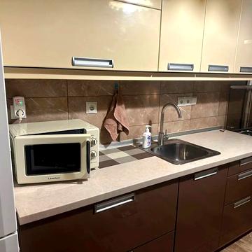 Дегтярівська вул., 6