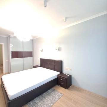 Євгена Сверстюка вул. (Марини Раскової), 6