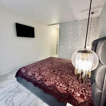 Лесі Українки бульв., 18