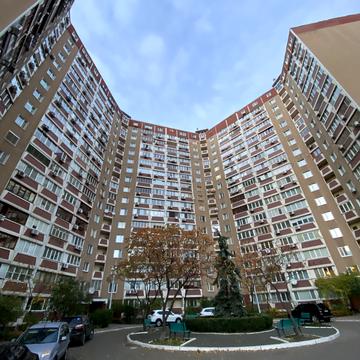 Миколи Бажана просп., 36